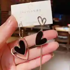 Черный серьги женские ассиметричные