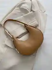 Бежевый сумка багет, женская, на плечо