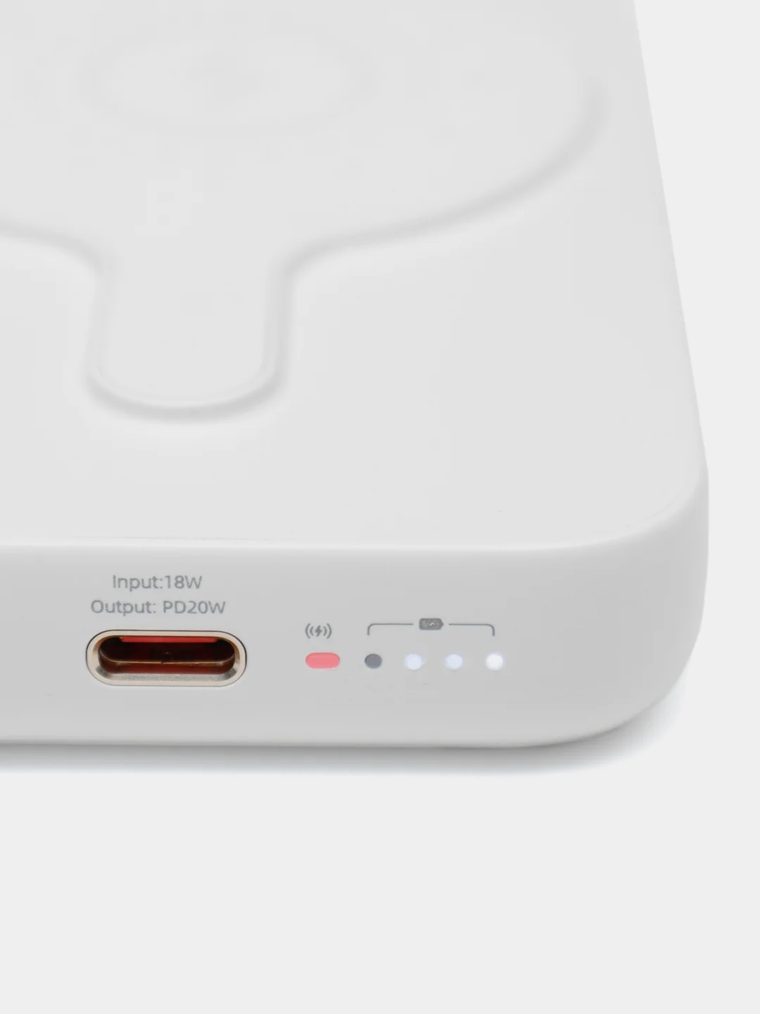 Белый повербанк Hoco J117A 10000 mAh для iPhone с magsafe и быстрой зарядкой PD20W QC3.0