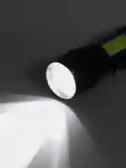Черный тактический фонарик светодиодный, охотничий фонарь xpe + cobс ZOOM эффектом и подсветкой