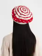 Коралловый береты женские
