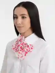 Белый шарф