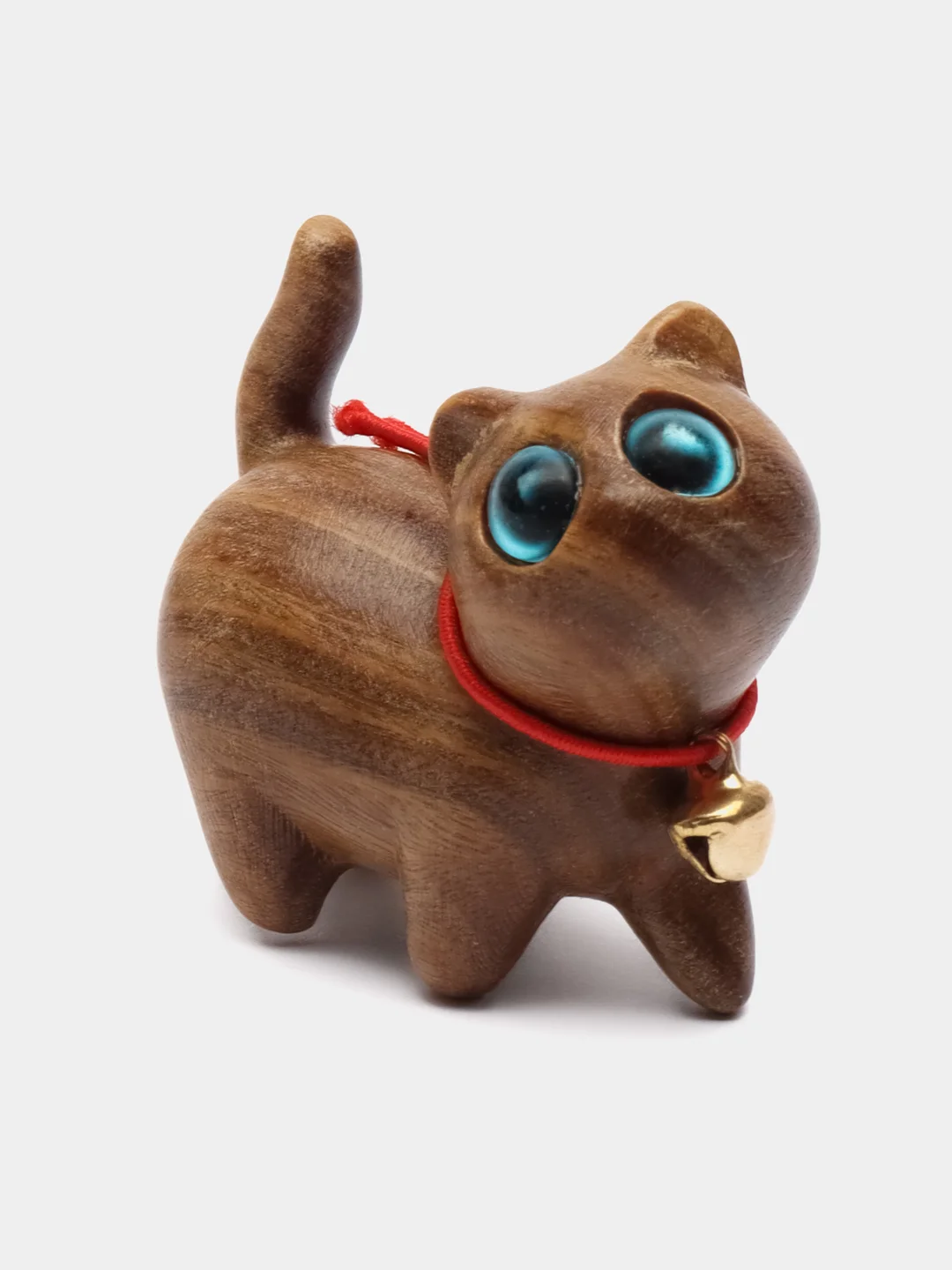Коричневый фигурка котенка из сандала
