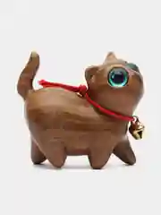 Коричневый фигурка котенка из сандала