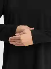 Белый лонгслив с разрезом