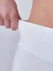 Белый шорты женские, спортивные, облегающие