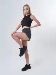Зеленый шорты женские классические короткие