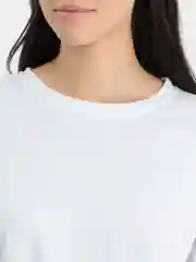 Белый лонгслив с разрезом