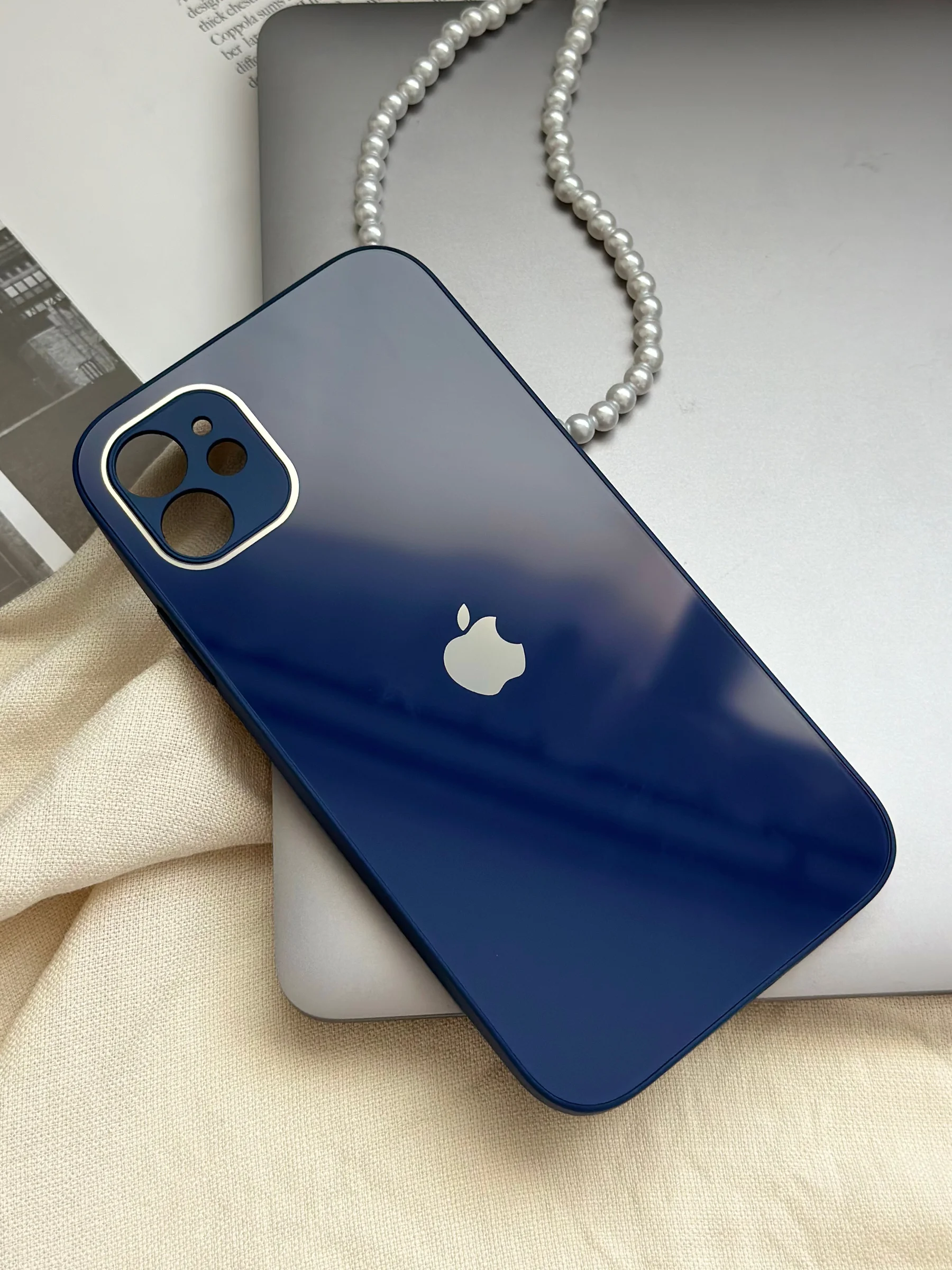 Белый чехол для iPhone 11, со стеклянной панелью и защитой камеры