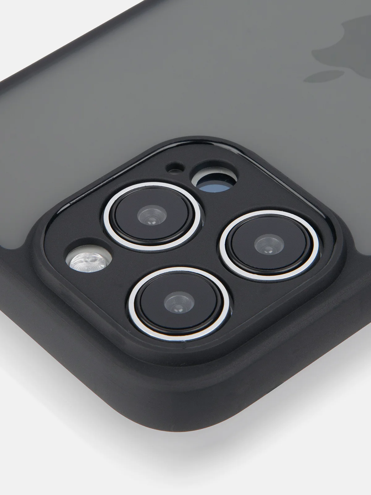 Черный чехол для iPhone 15 / 15 Plus / 15 Pro / 15 Pro Max пластик с силиконовой окантовкой, ROSCO