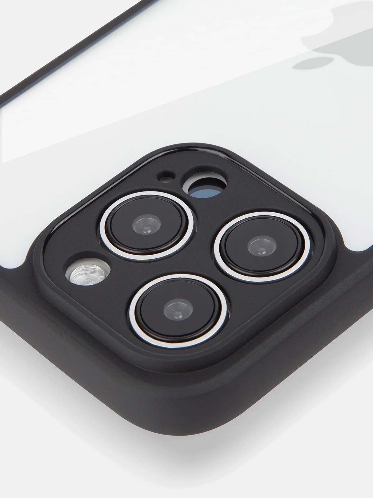 Белый чехол для iPhone 15 / 15 Plus / 15 Pro / 15 Pro Max пластик с силиконовой окантовкой, ROSCO