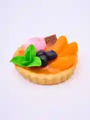 Тарталетка с мандарином, черникой, мороженным и мятой