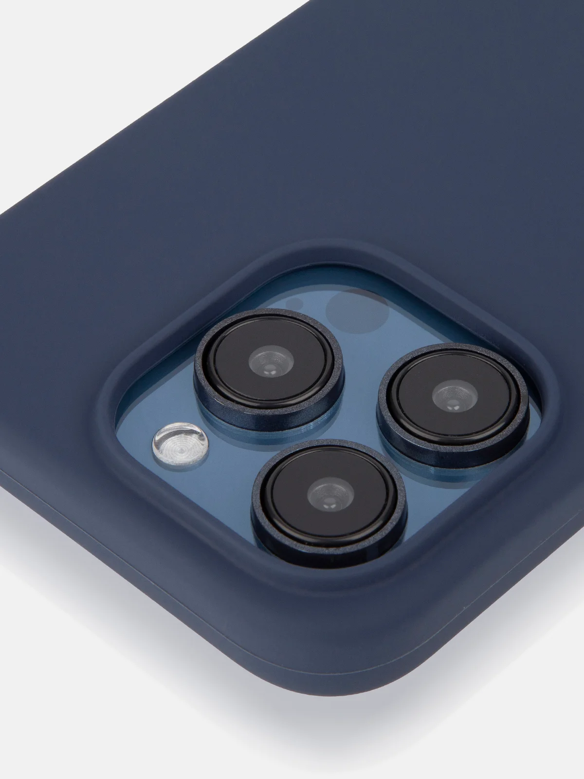 Темно-синий чехол для Apple iPhone 15 Pro силиконовый ROSCO с мягкой подкладкой из микрофибры, матовый