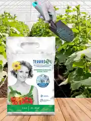 Удобрение сухое Террасол минеральное Весна-Лето с микроэлементами 2,5 кг