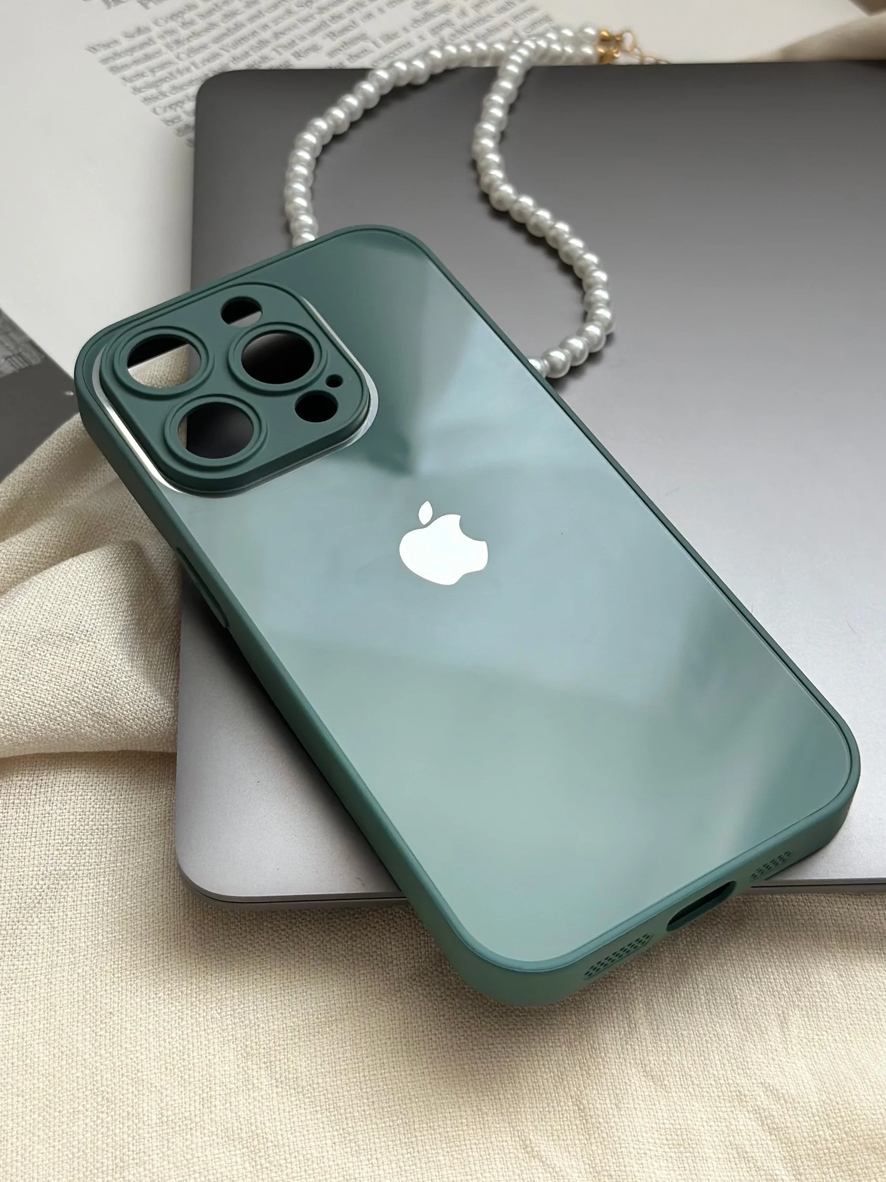 Зеленый чехол для iPhone 15, 15 Plus, 15 Pro, 15 Pro Max, со стеклянной панелью и защитой камеры