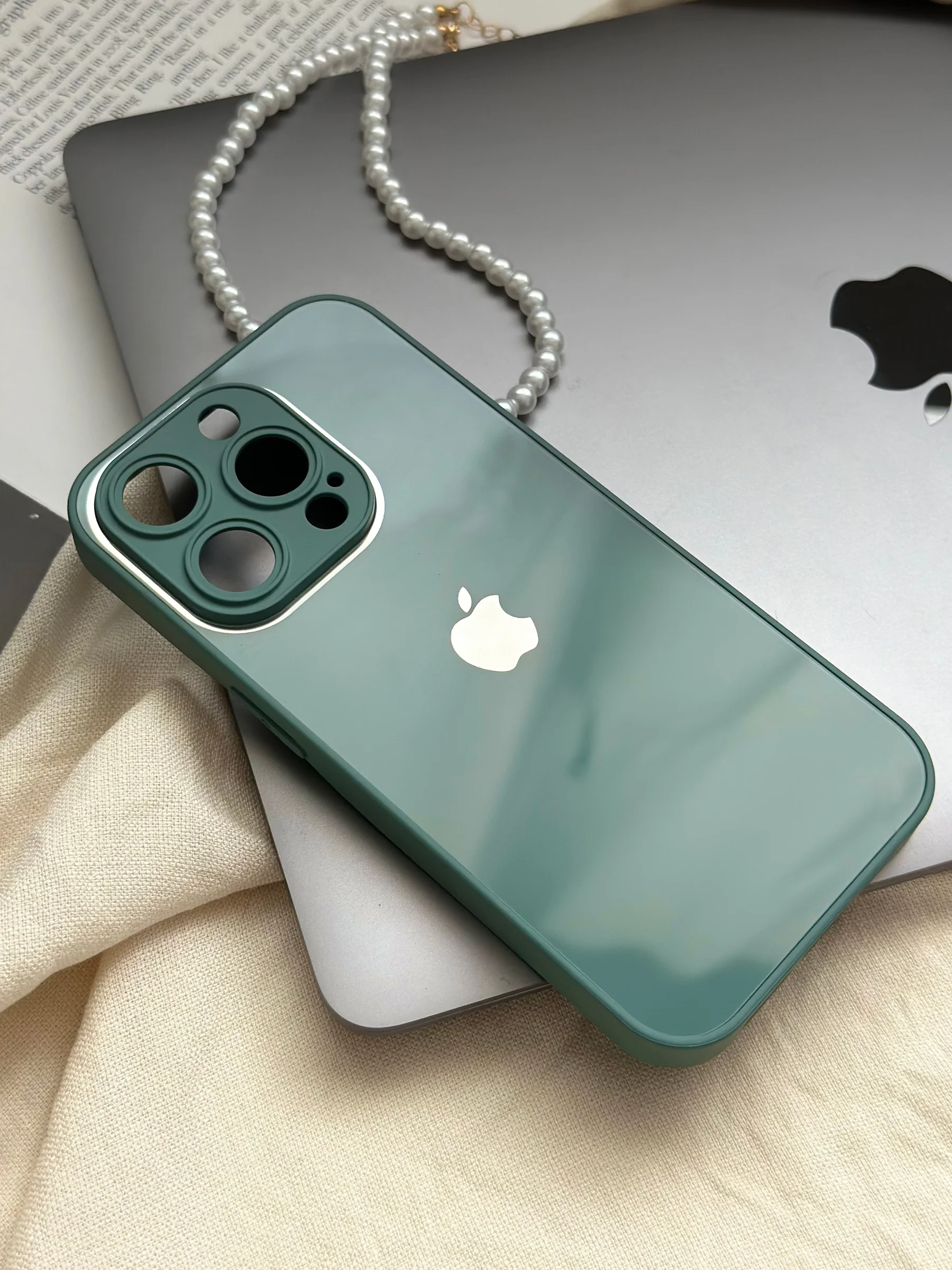 Зеленый чехол для iPhone 15, 15 Plus, 15 Pro, 15 Pro Max, со стеклянной панелью и защитой камеры