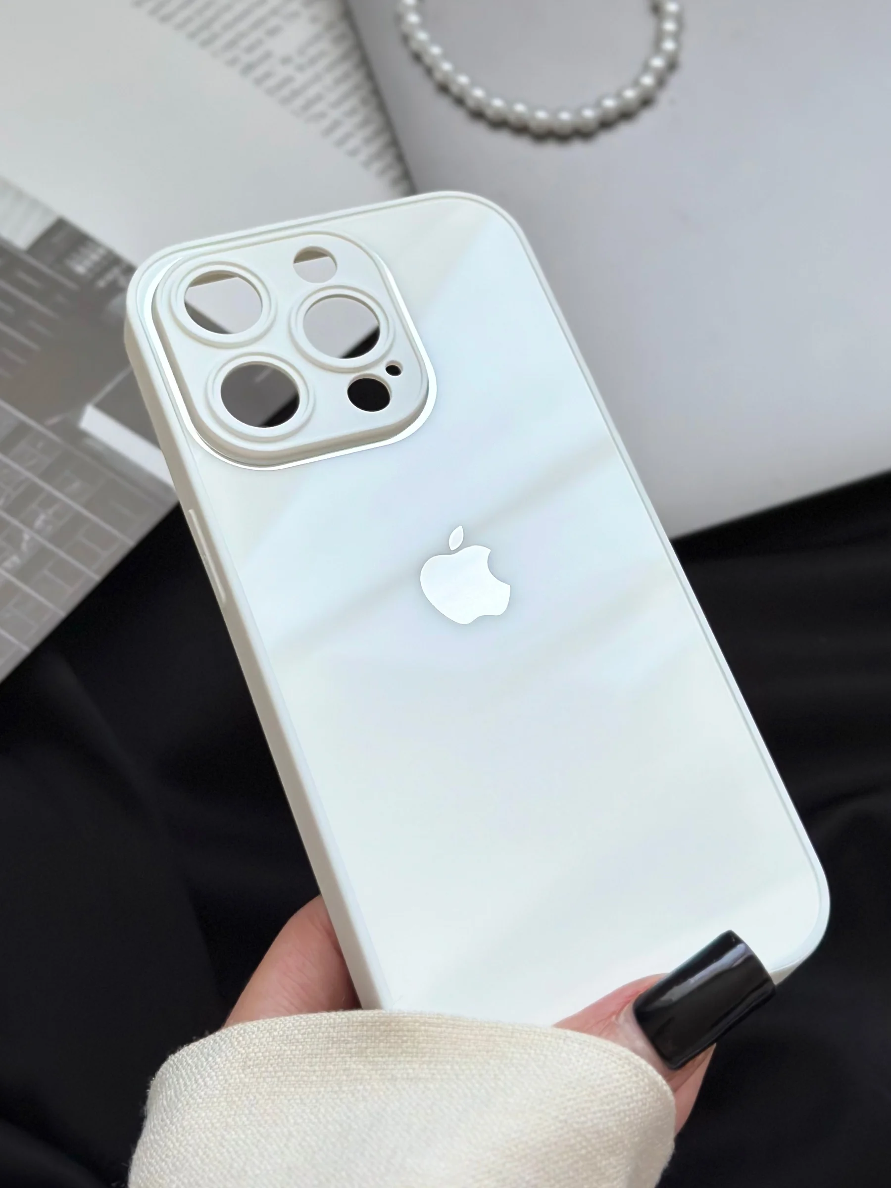 Белый чехол для iPhone 15, 15 Plus, 15 Pro, 15 Pro Max, со стеклянной панелью и защитой камеры