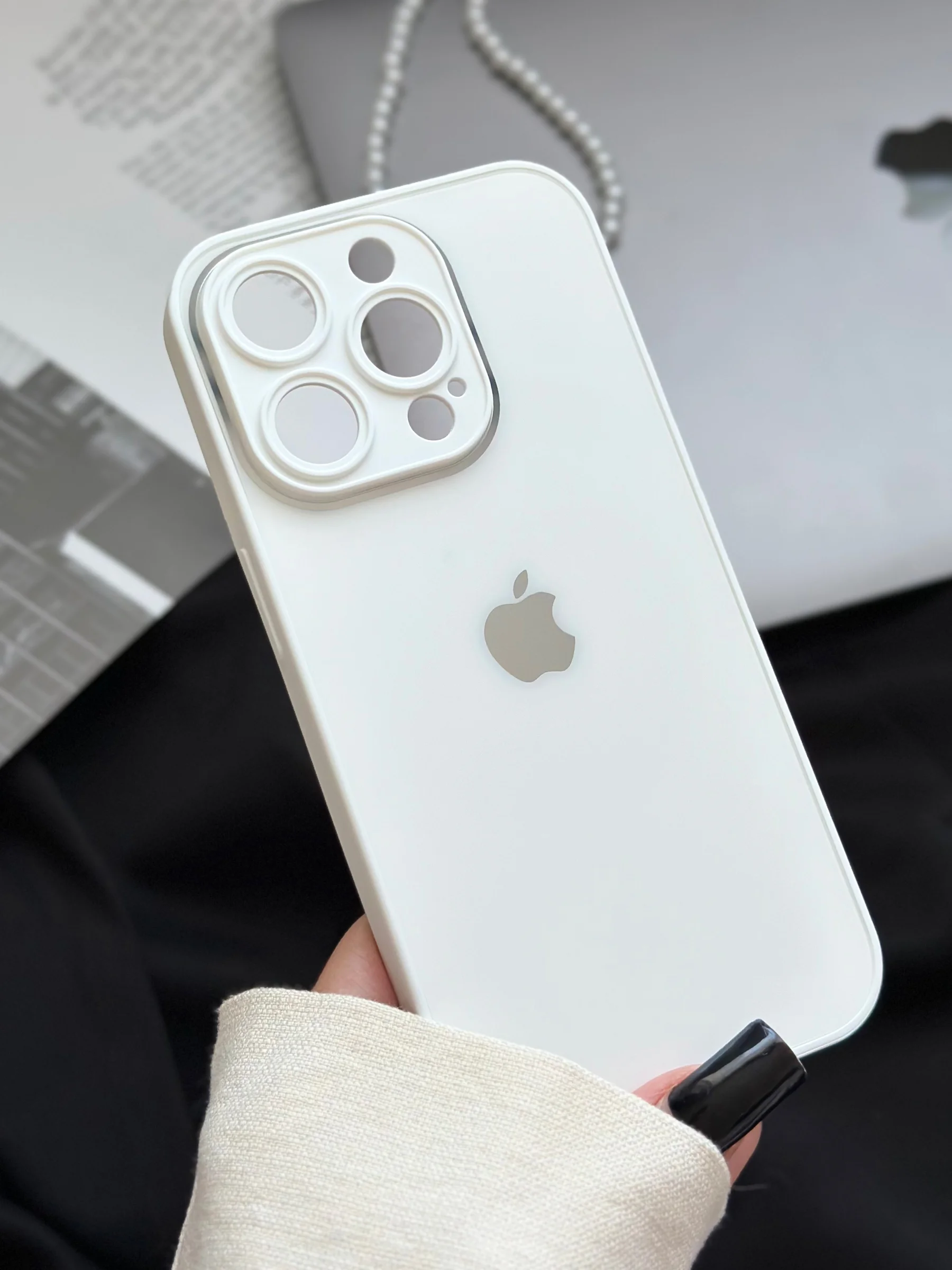 Белый чехол для iPhone 15, 15 Plus, 15 Pro, 15 Pro Max, со стеклянной панелью и защитой камеры