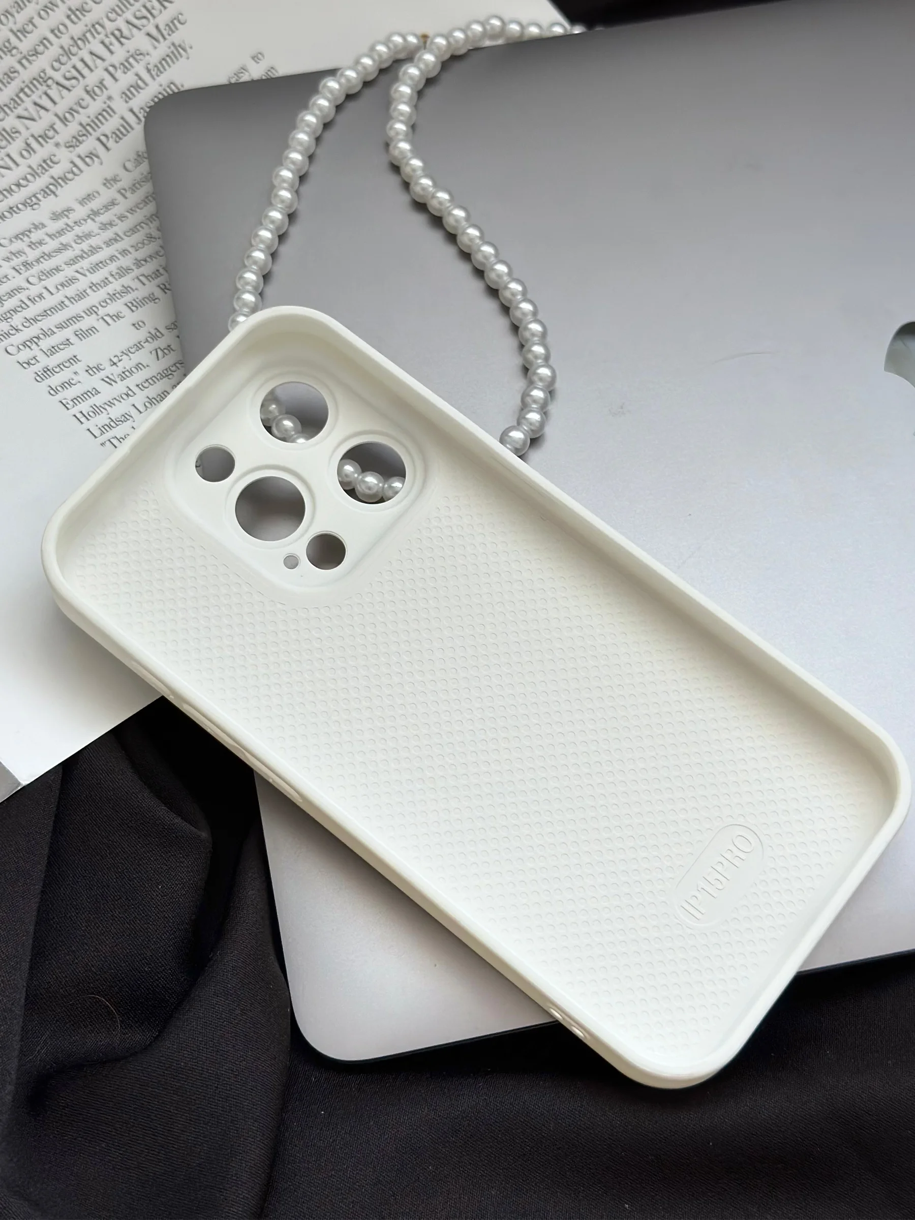 Белый чехол для iPhone 15, 15 Plus, 15 Pro, 15 Pro Max, со стеклянной панелью и защитой камеры