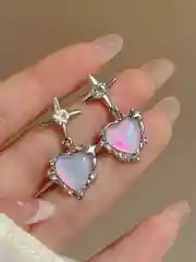 Женские серьги - подвески в виде сердца