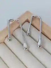 Серебряный женские серьги - гвоздики в виде капли