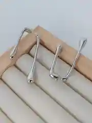 Серебряный женские серьги - гвоздики в виде капли