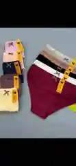 Трусы женские хлопковые с гипюровыми вставками и без в наборе по 5 шт