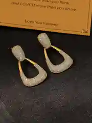 Светло-жёлтый серьги женские