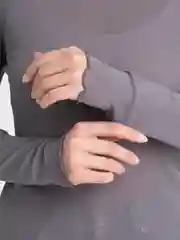 Серый лонгслив прозрачный