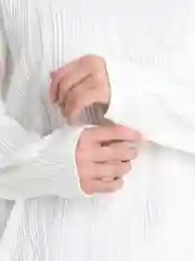 Белый лонгслив