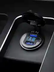 Синий разъём USB в авто врезной 12v-24v/ Быстрая зарядка / Розетка в авто адаптер прикуривателя