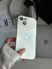Белый чехол для iPhone 13, со стеклянной панелью и защитой камеры