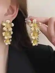 Золотой женские длинные серьги - подвески с цветками