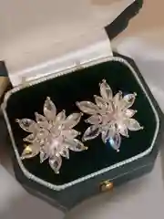 Женские серьги - гвоздики в виде цветка лотоса