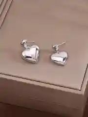 Золотой женские серьги - подвески в форме сердца