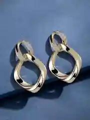 Серьги элегантные золотистые уникального дизайна