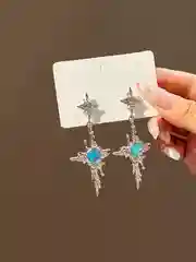 Женские готические серьги - подвески в виде креста с "Лунным камнем"