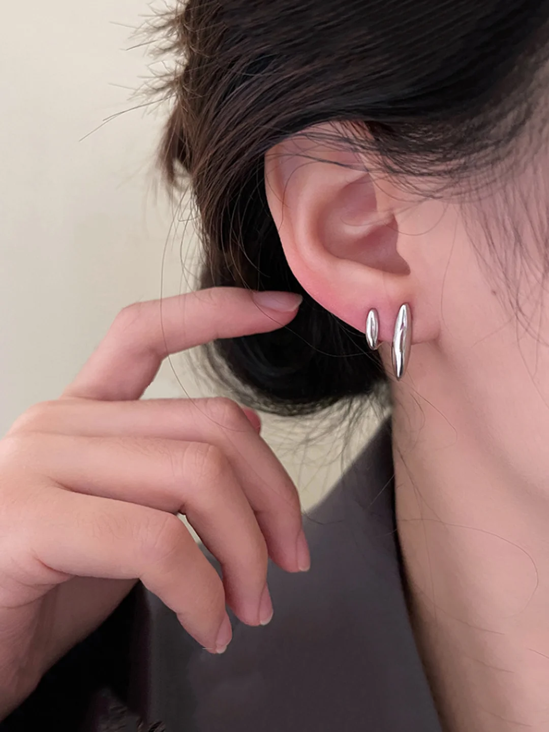 Серебряный серьги - гвоздики женские в стиле минимализм