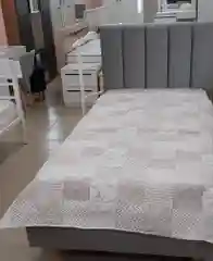 Покрывало на 1,5 спальную кровать (диван),Размер - 150/200.Ткань - жаккард