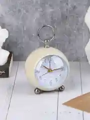 Будильник c подсветкой, 1xАА, 8x8x6,5 см, металл, белый