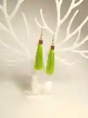 Салатовый серьги женские -кисти