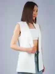 Белый жилет женский, классический