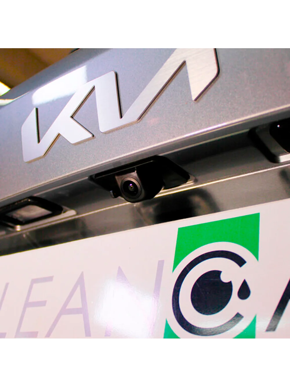 Омыватель камеры заднего вида для Kia Sorento MQ4 дорестайлинг 2020 - 2024 CleanCam