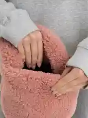 Розовый компактная сумочка / Черная маленькая сумка / Черный клатч