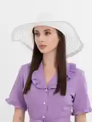 Бежевый шляпа на пляж