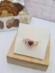 Красный кольцо женское  с камнем, бижутерия