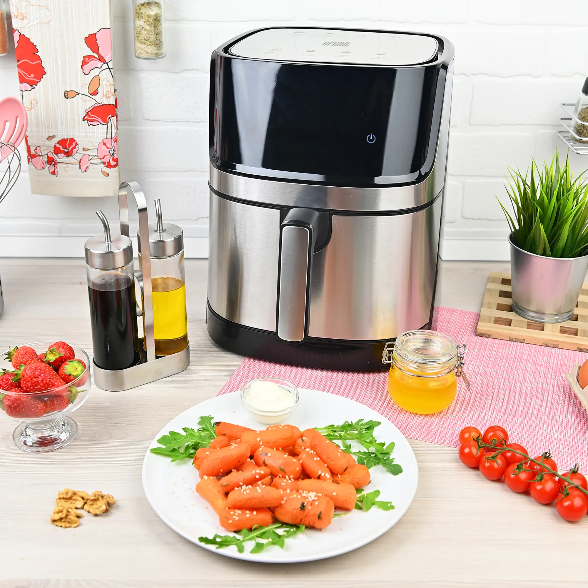 Аэрогриль GFGRIL GFA-6000, технология Rapid Air, дисплей, 8 программ, 5.8 л