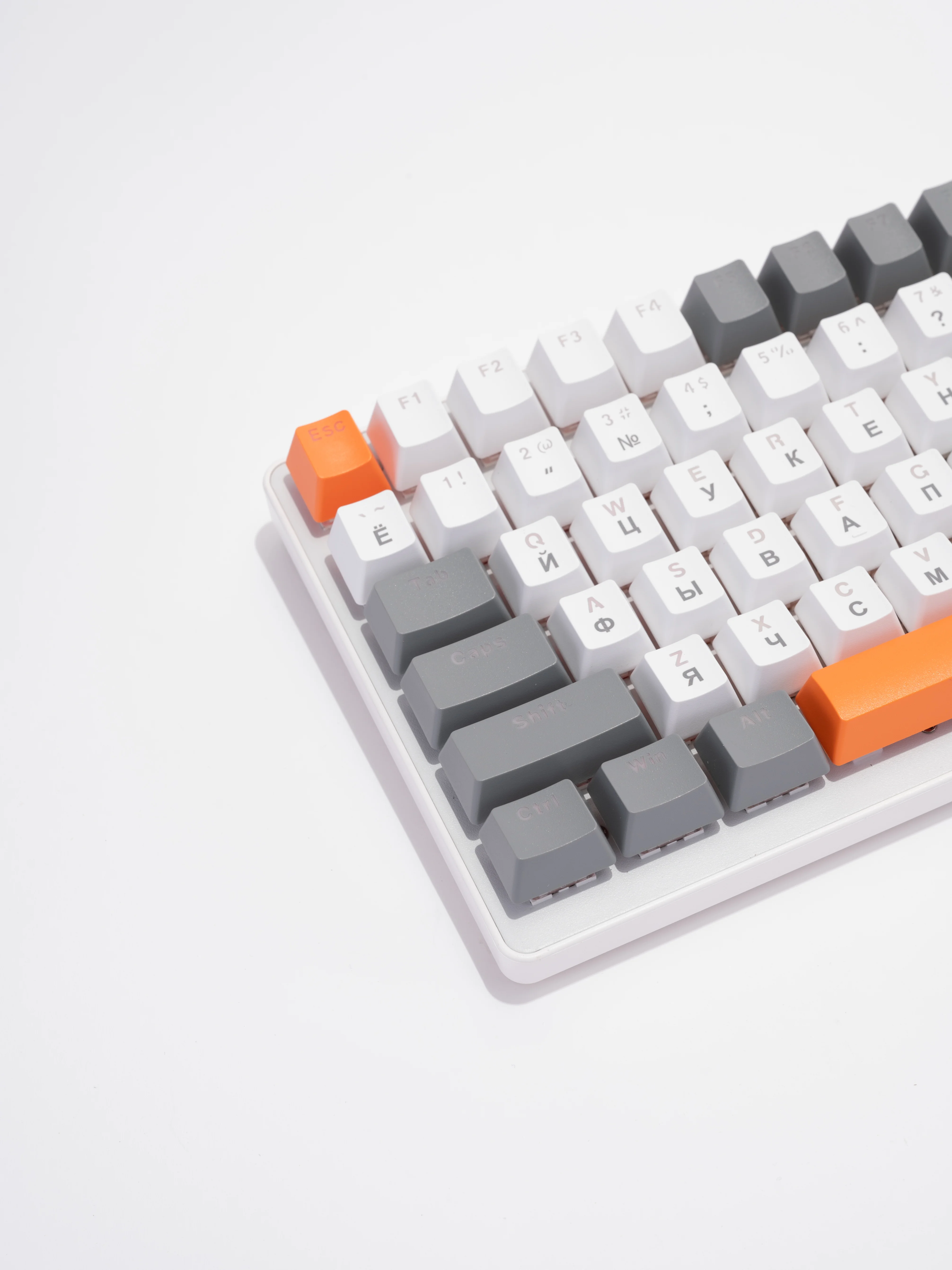 Белый клавиатура механическая, игровая, с RGB подсветкой 9 режимов, WOLF K3, белая и черная