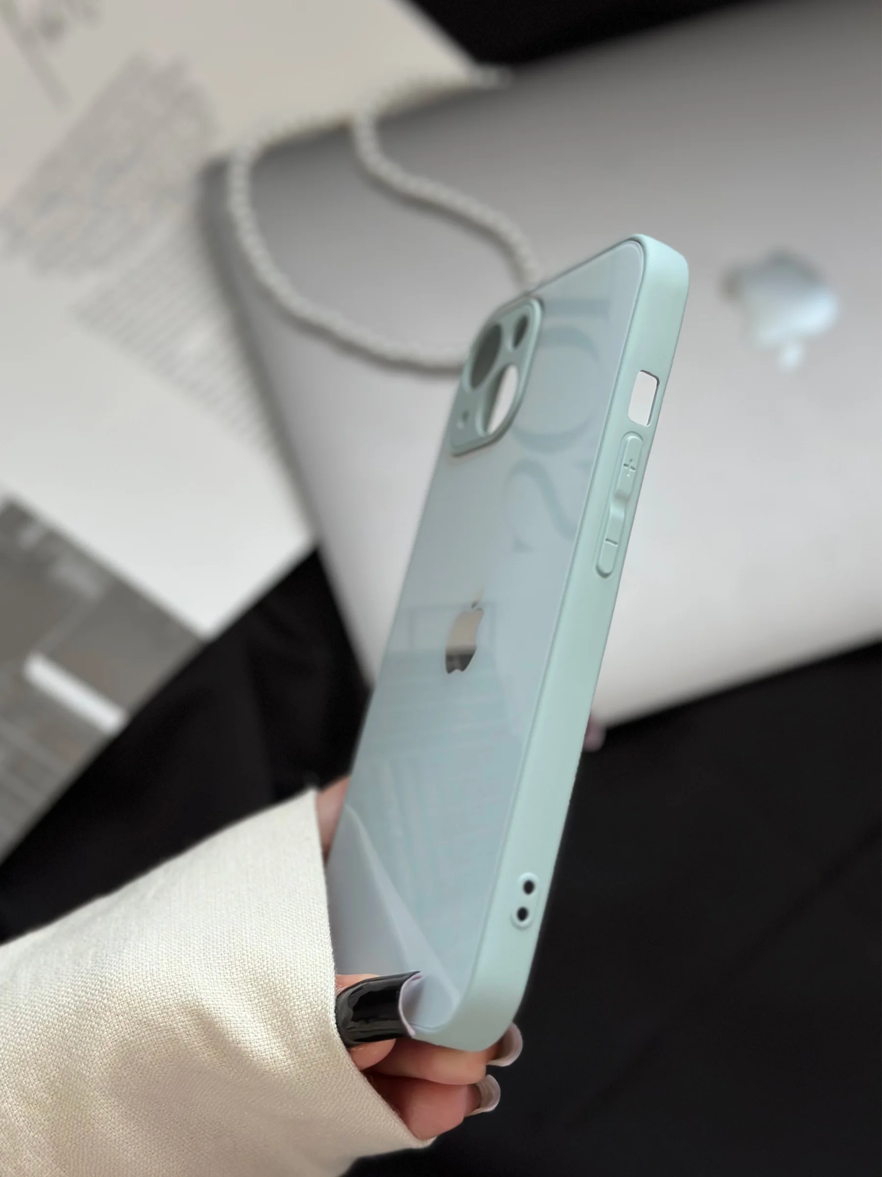 Ледяной чехол на iPhone 13, со стеклянной панелью и защитой камеры