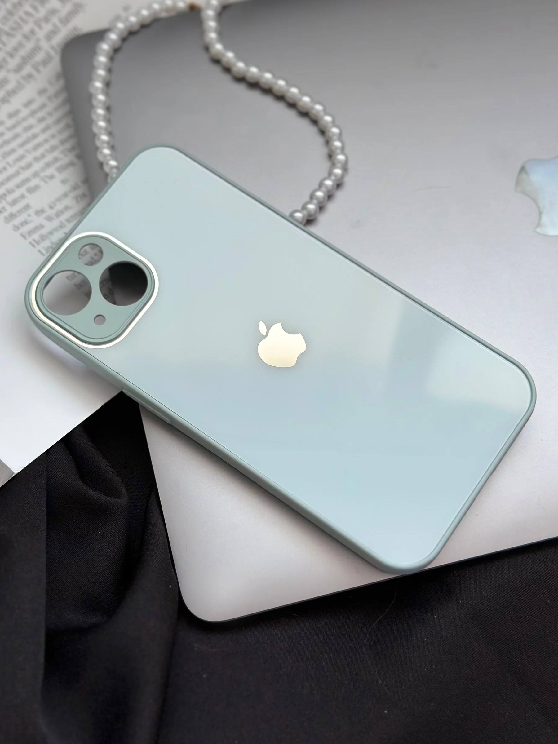 Ледяной чехол на iPhone 13, со стеклянной панелью и защитой камеры